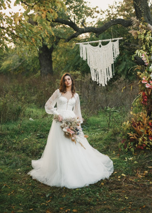 Long Sleeves Ivory Lace Tulle Sweet Wedding Dress